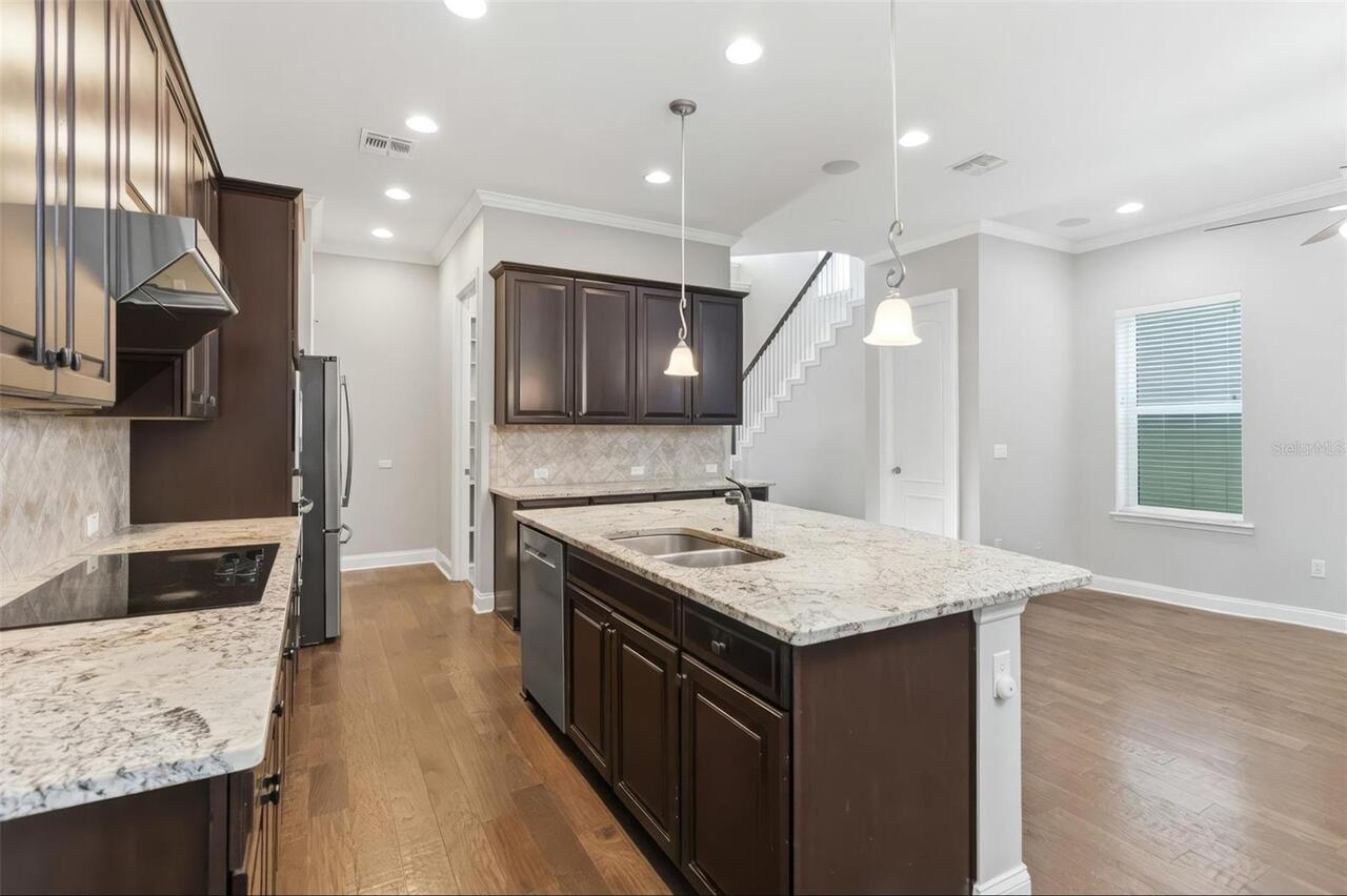 Listing Photo 8