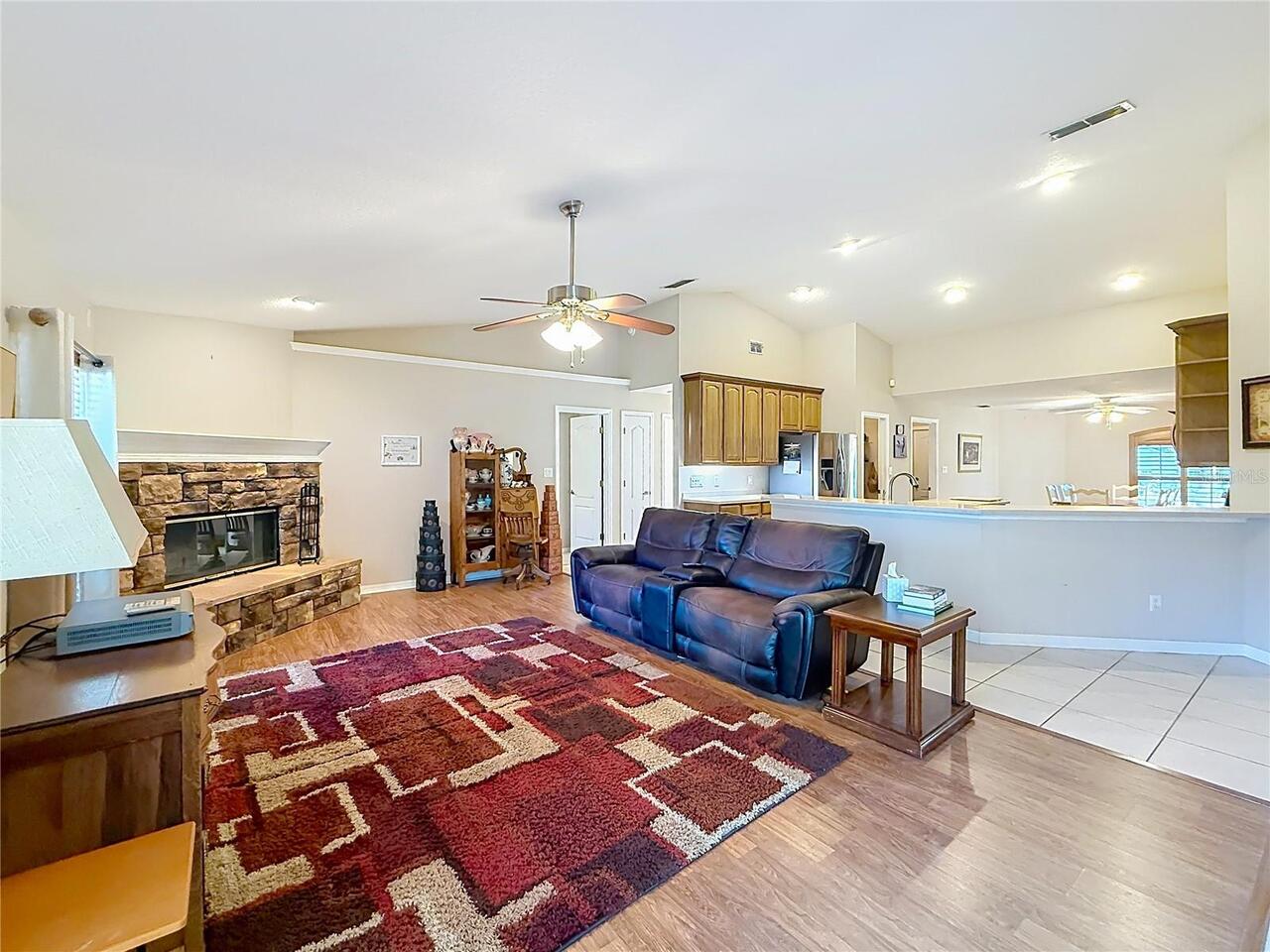 Listing Photo 9