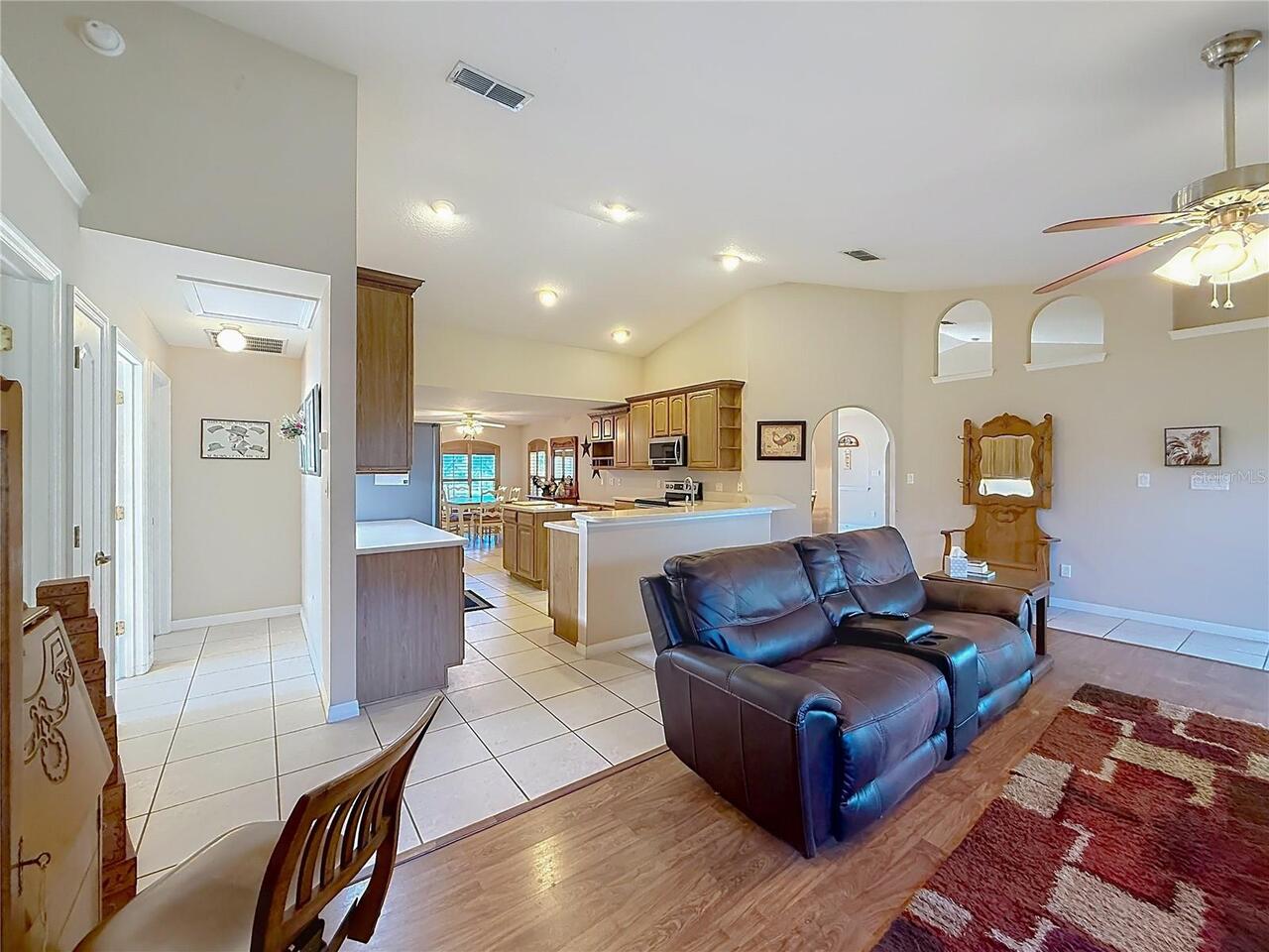 Listing Photo 11