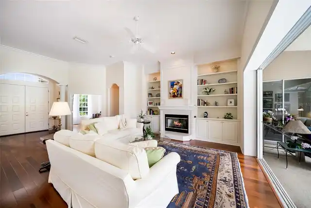 Listing Photo 12