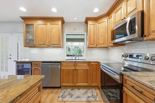 Listing Photo 14