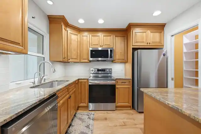 Listing Photo 15