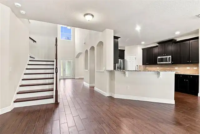 Listing Photo 11