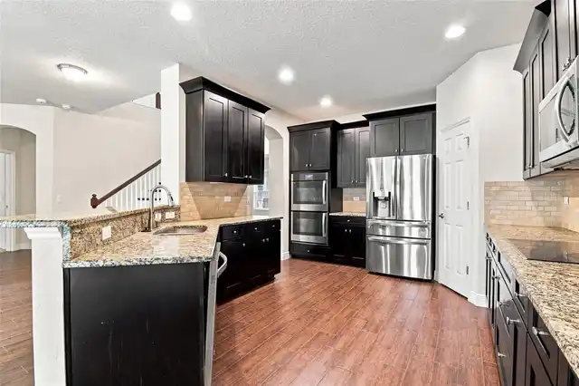 Listing Photo 12