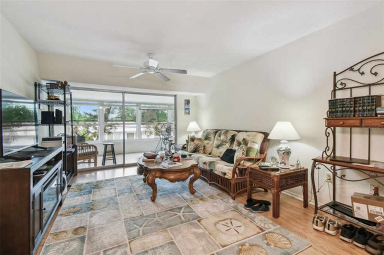 Listing Photo 11