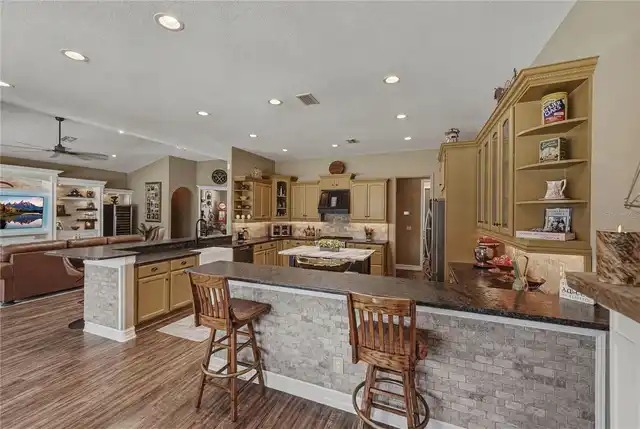 Listing Photo 22