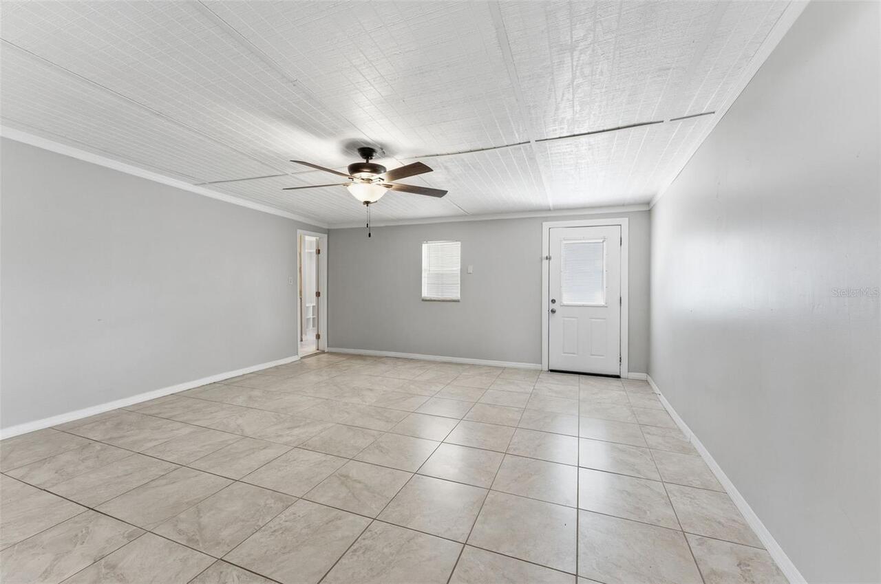 Listing Photo 14