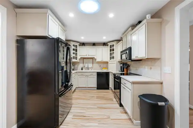 Listing Photo 18