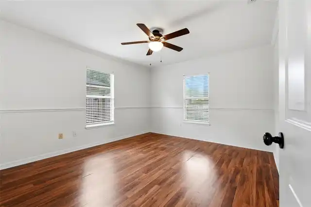 Listing Photo 17