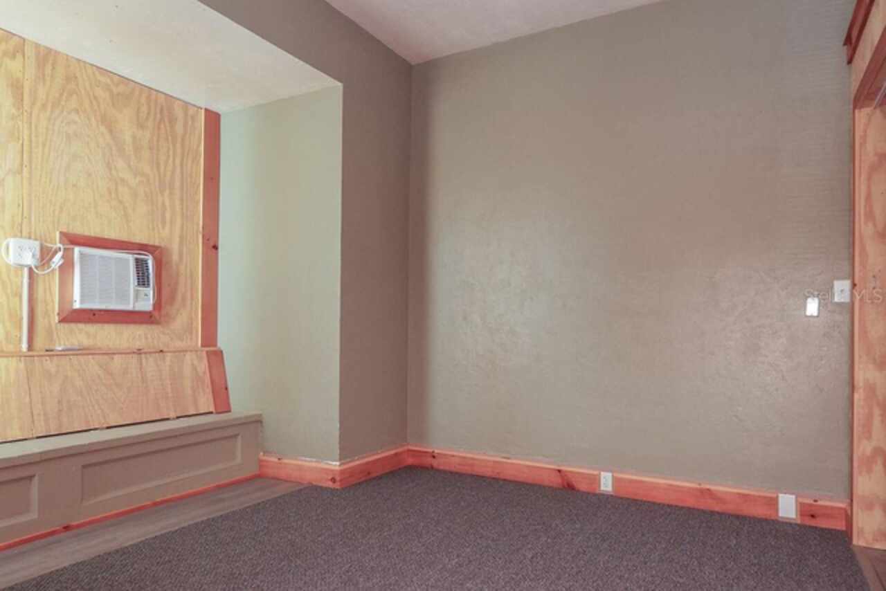 Listing Photo 9