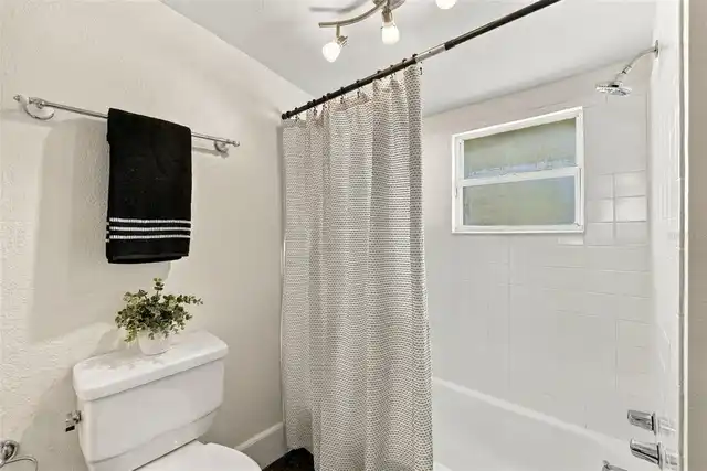 Listing Photo 20