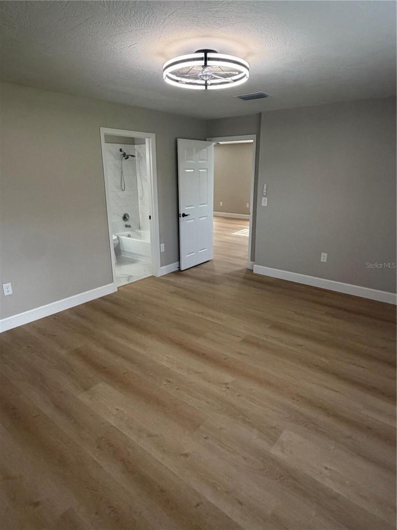 Listing Photo 9