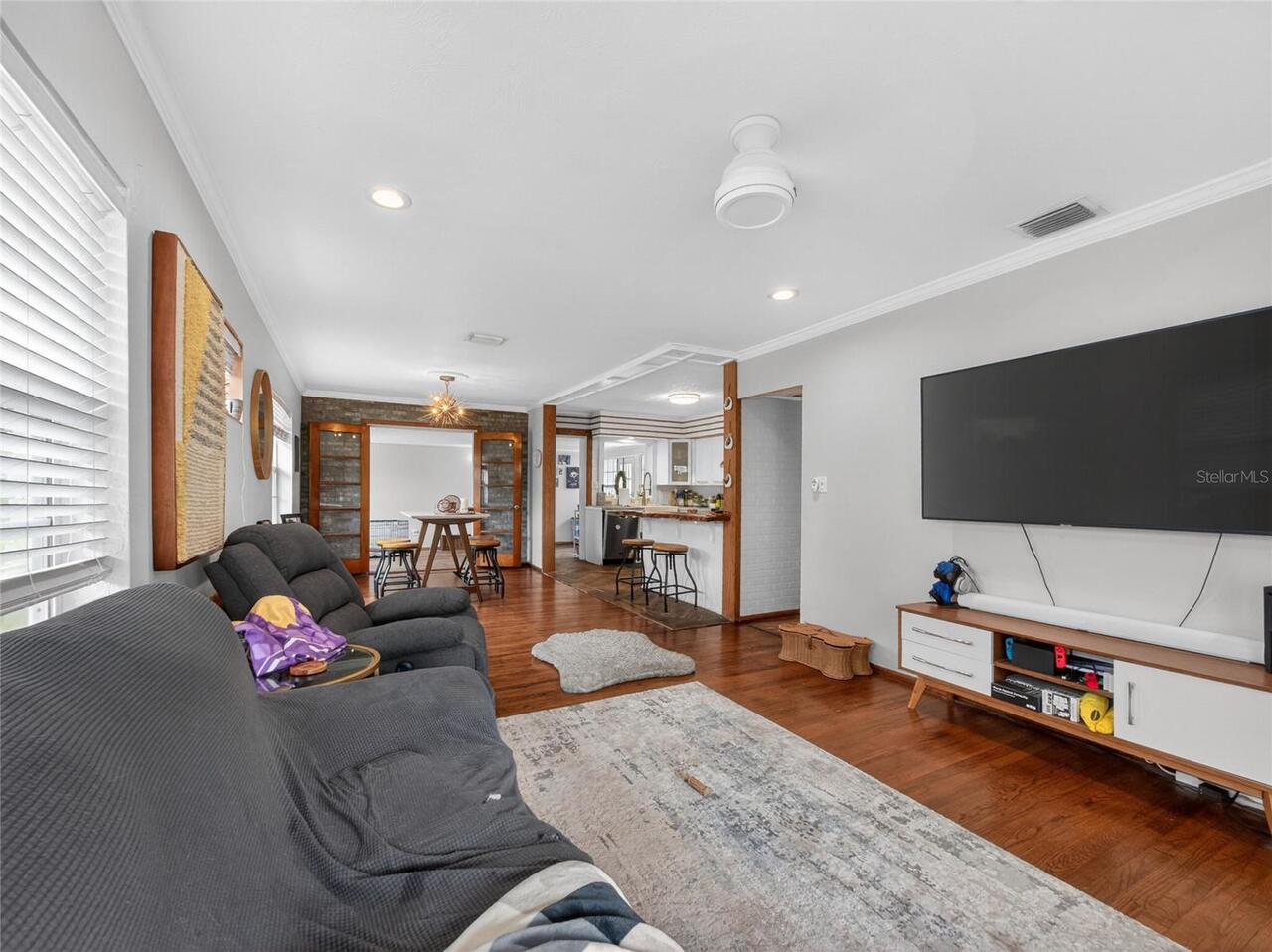 Listing Photo 10