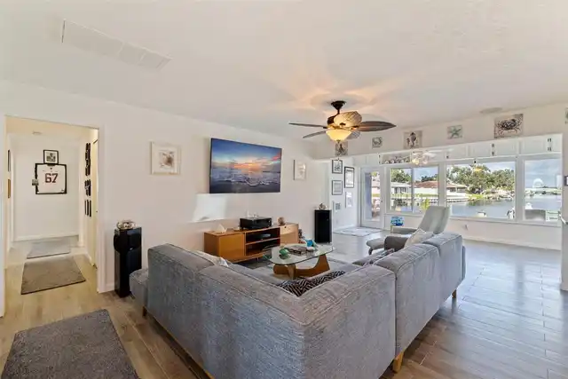 Listing Photo 14