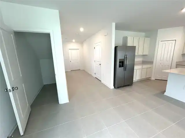 Listing Photo 9