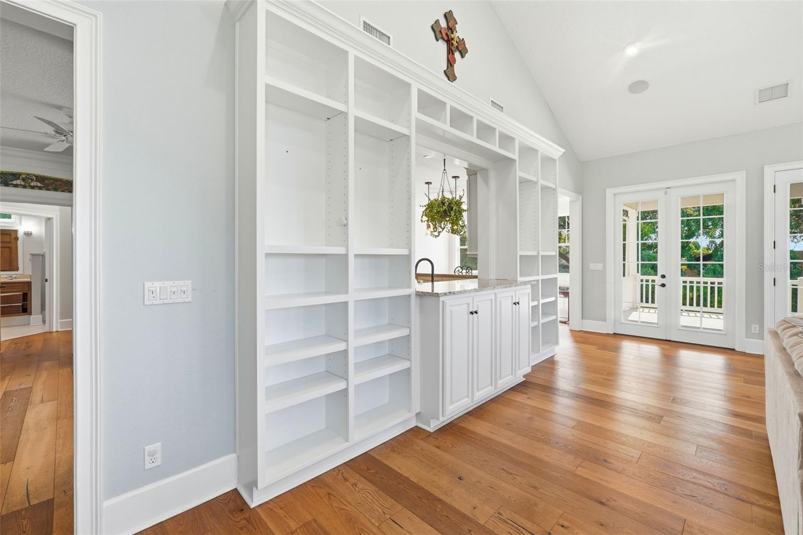 Listing Photo 11