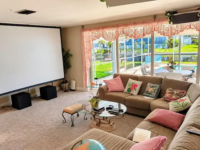 Listing Photo 8