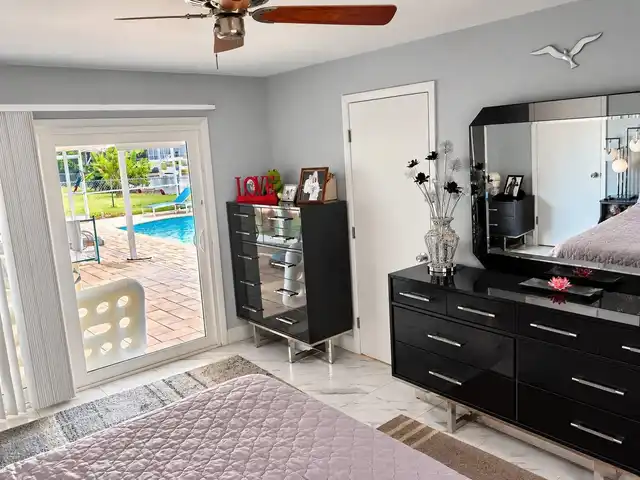 Listing Photo 12