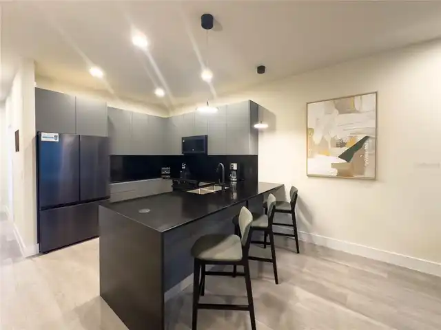 Listing Photo 9