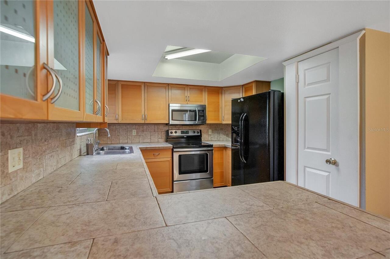 Listing Photo 10