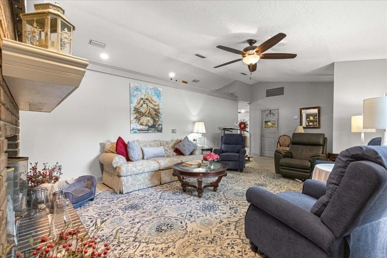 Listing Photo 9