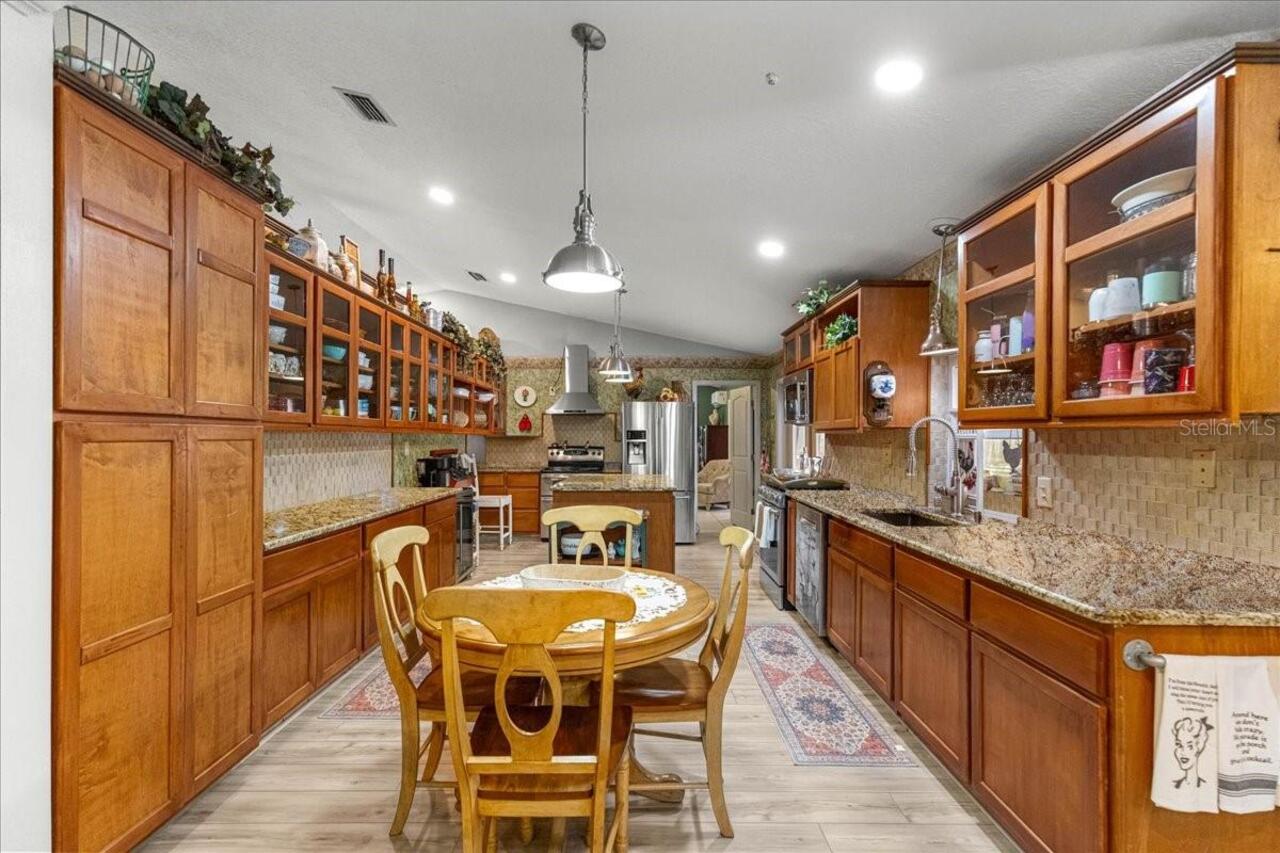 Listing Photo 10