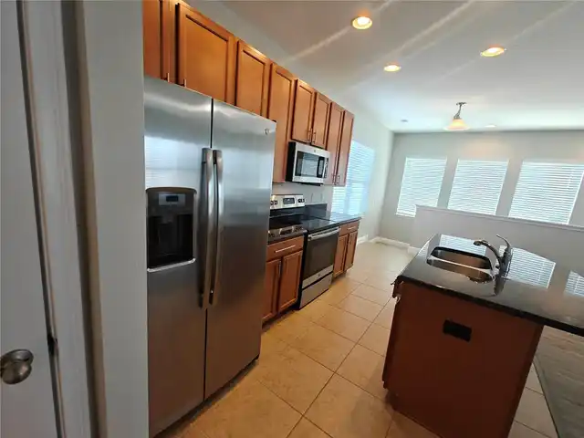 Listing Photo 9