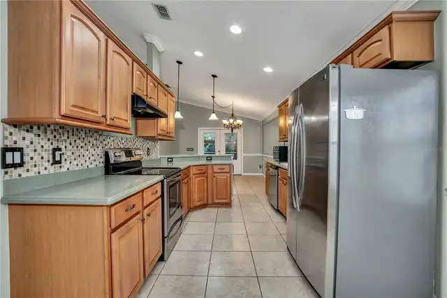 Listing Photo 8