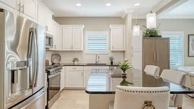 Listing Photo 11