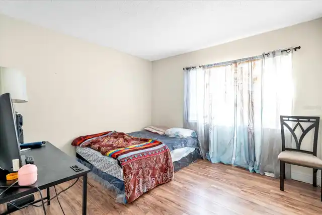Listing Photo 11