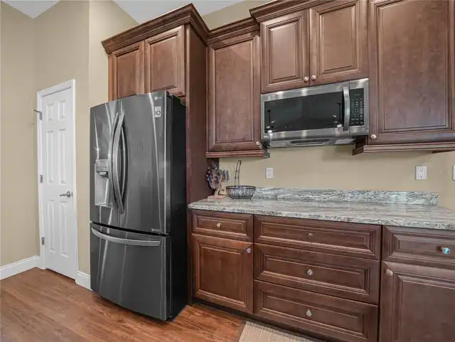 Listing Photo 11