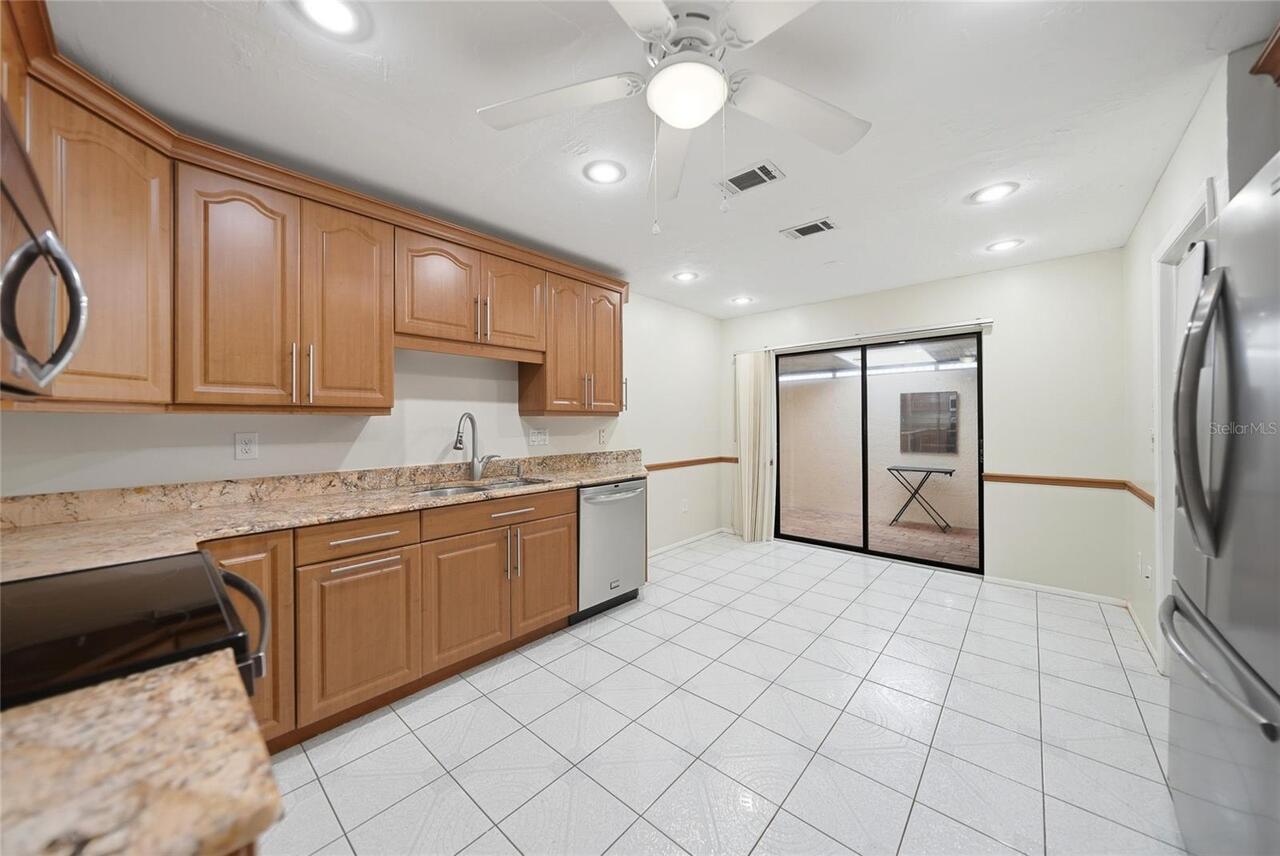 Listing Photo 12