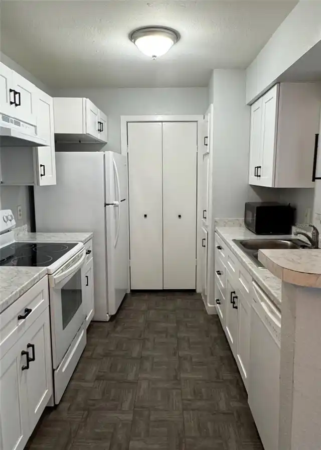 Listing Photo 11