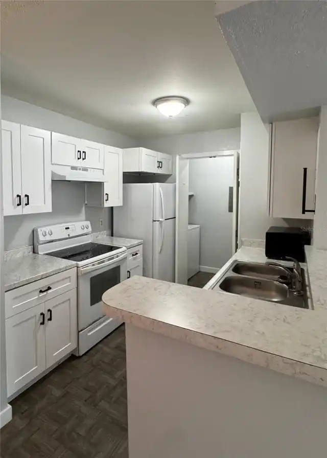 Listing Photo 12