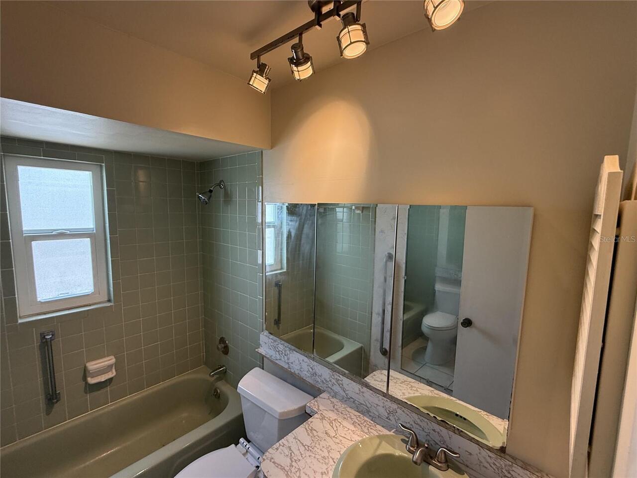 Listing Photo 10