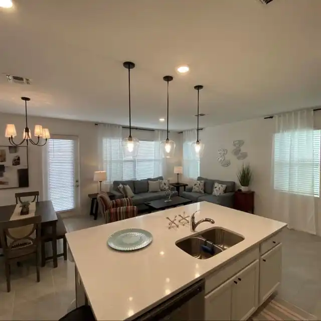 Listing Photo 8
