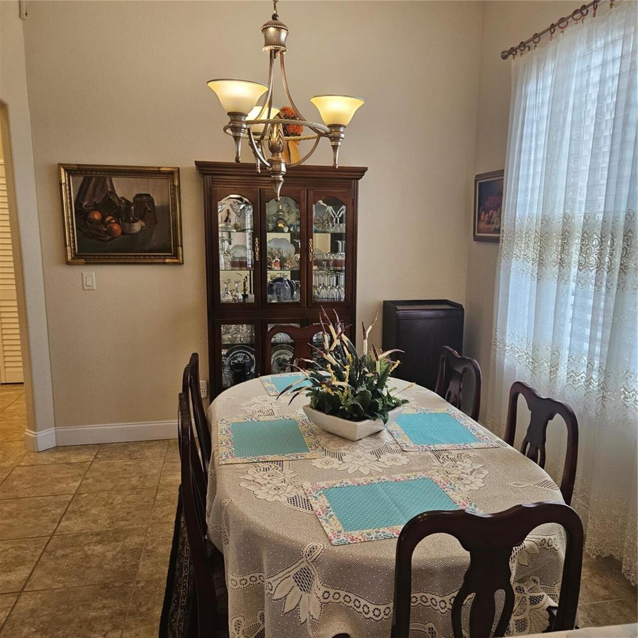 Listing Photo 12