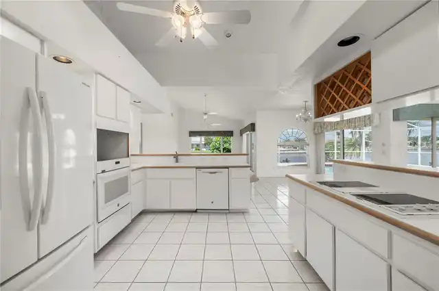 Listing Photo 17