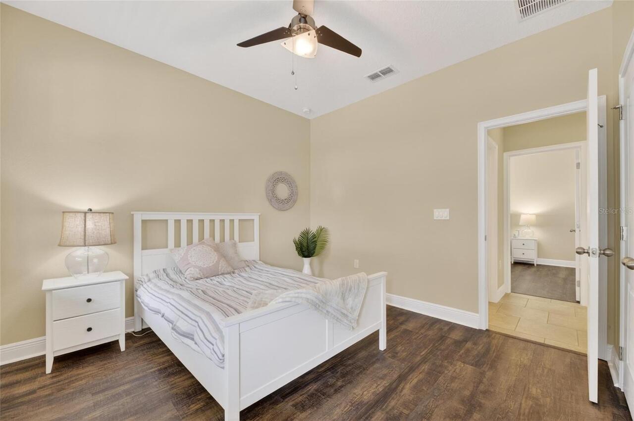 Listing Photo 16