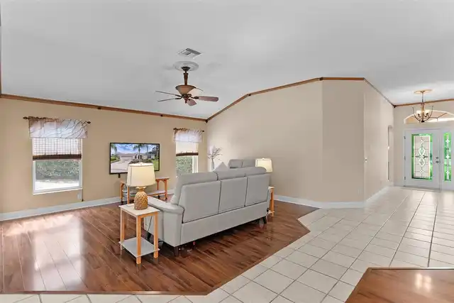 Listing Photo 10