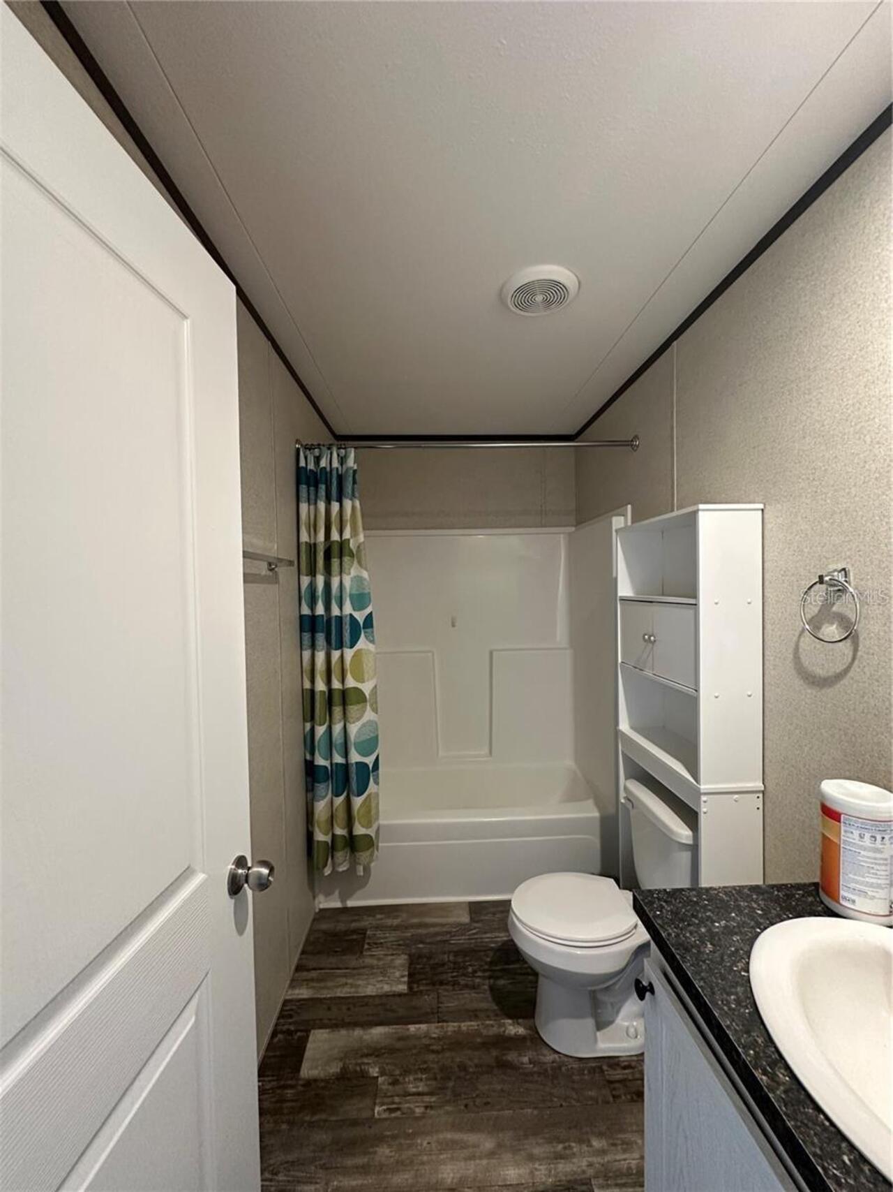 Listing Photo 10