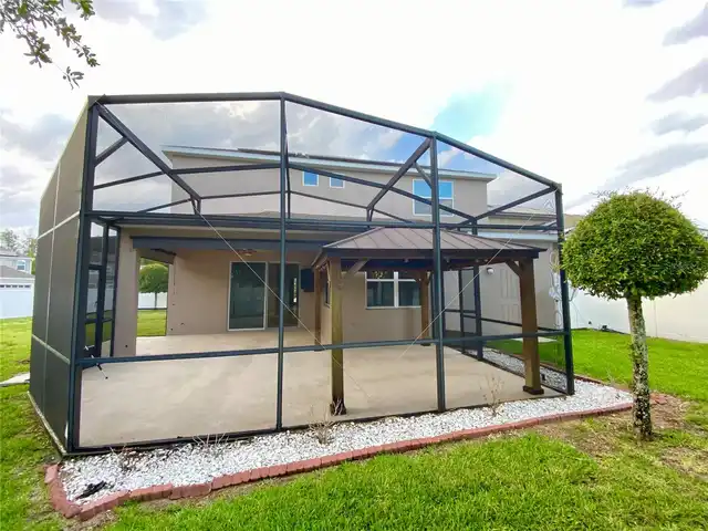 Listing Photo 12