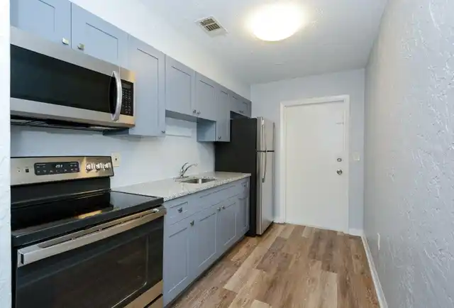 Listing Photo 6