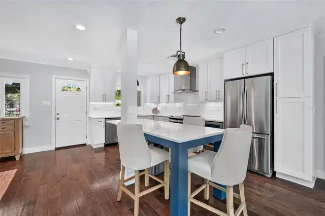 Listing Photo 11