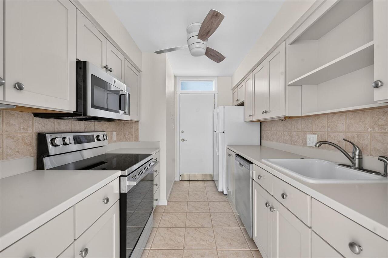 Listing Photo 12