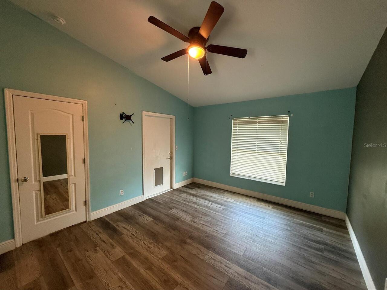 Listing Photo 10