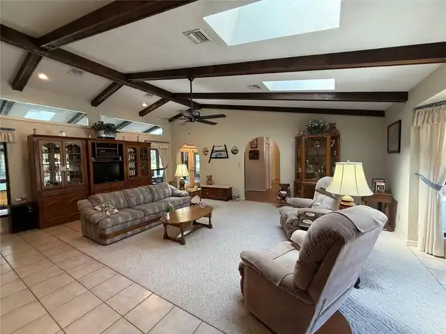 Listing Photo 14