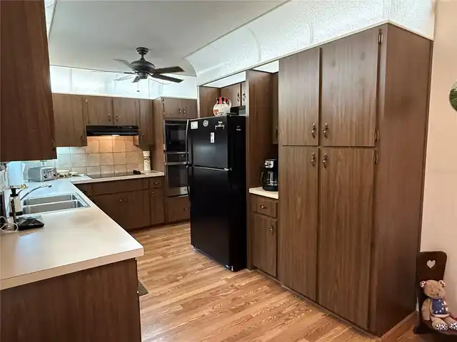 Listing Photo 17