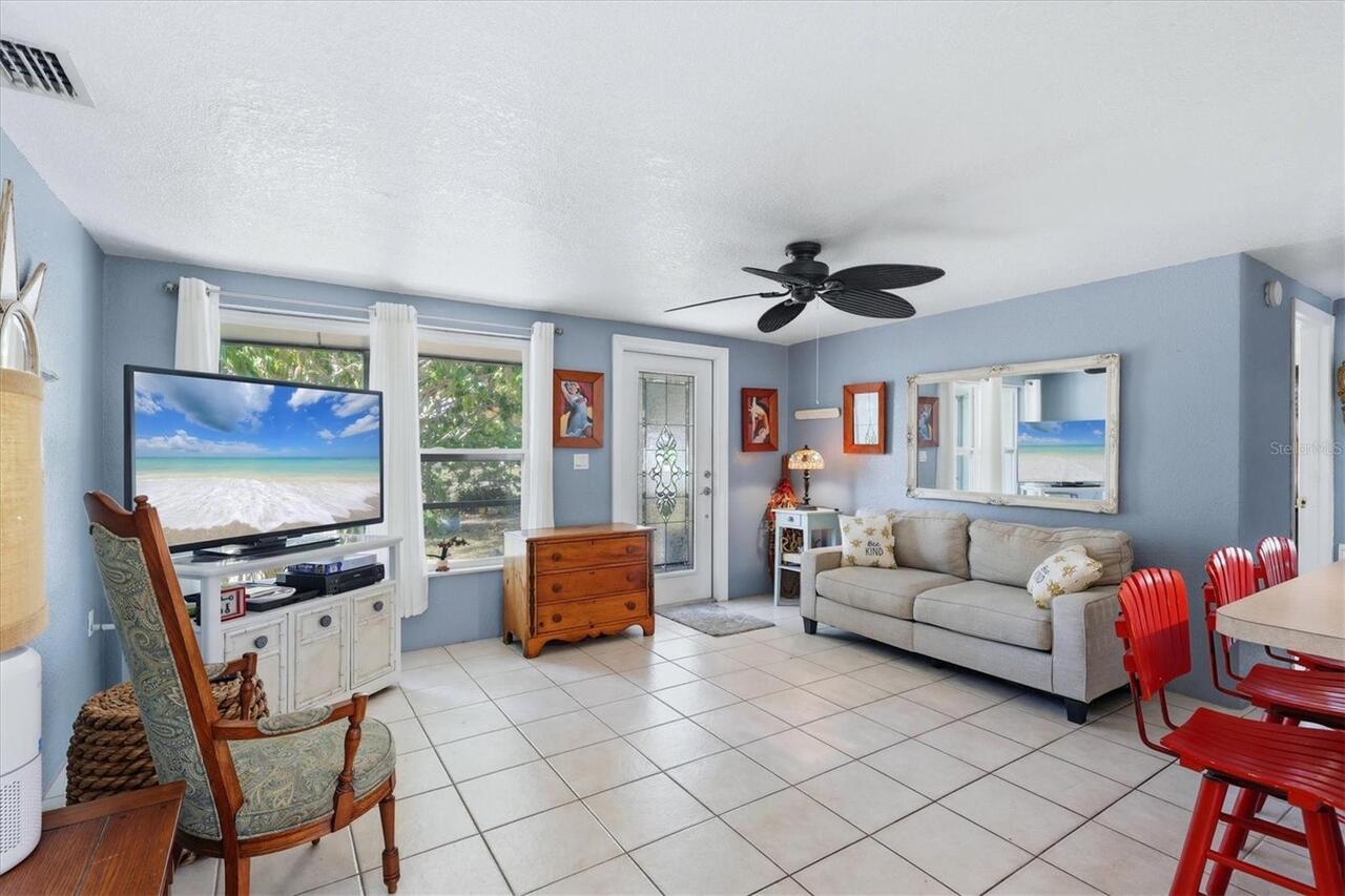 Listing Photo 8