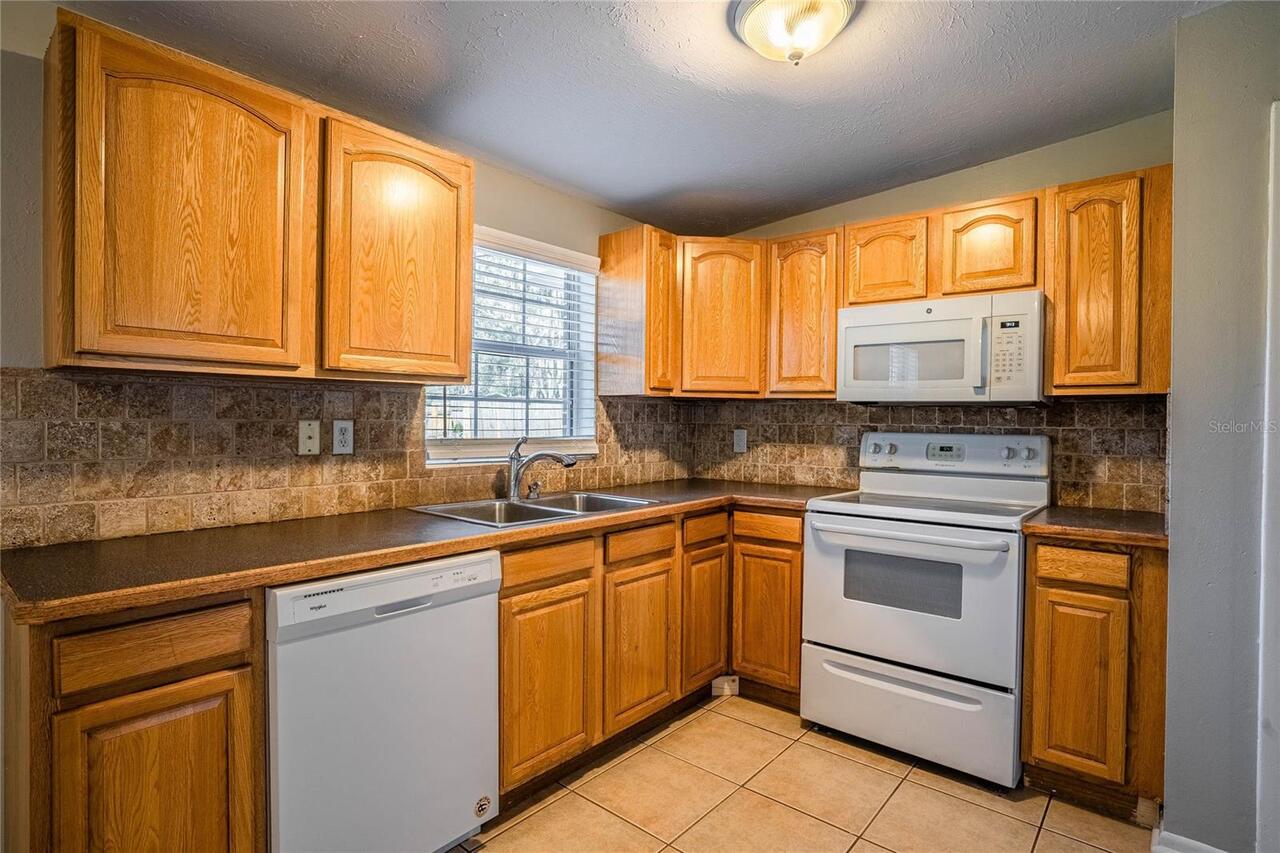 Listing Photo 9